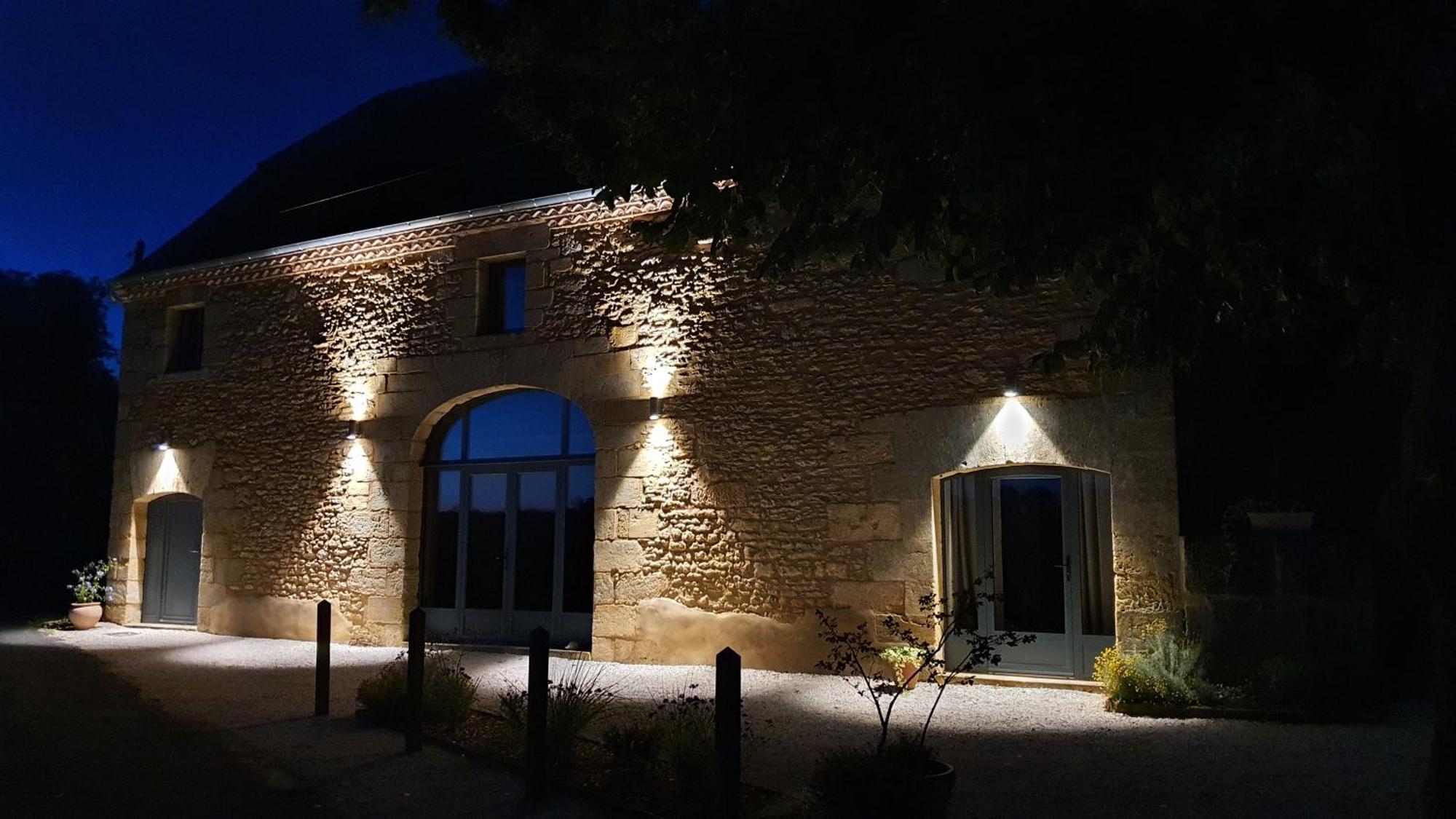 La Grange Symphorine, Chambre D'Hotes De Charme Situee Entre La Vallee De La Dordogne Et La Vallee De La Vezere Meyrals Екстериор снимка